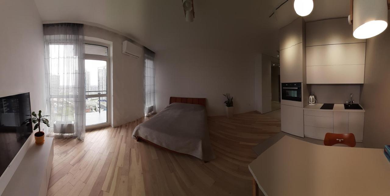 Appartamento Новая Эко-Квартира У Метро Славутич Kiev Esterno foto