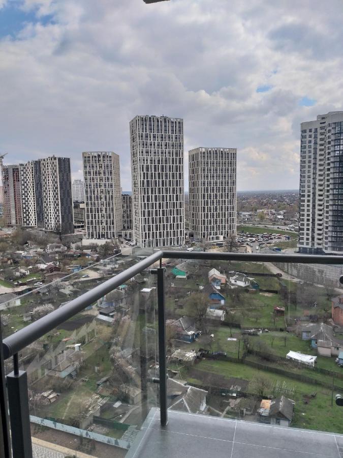 Appartamento Новая Эко-Квартира У Метро Славутич Kiev Esterno foto
